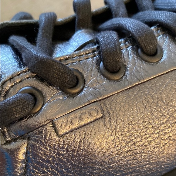 Ecco Black and Silver Sneakers Sleek Metallic Design - Picture 2 of 15